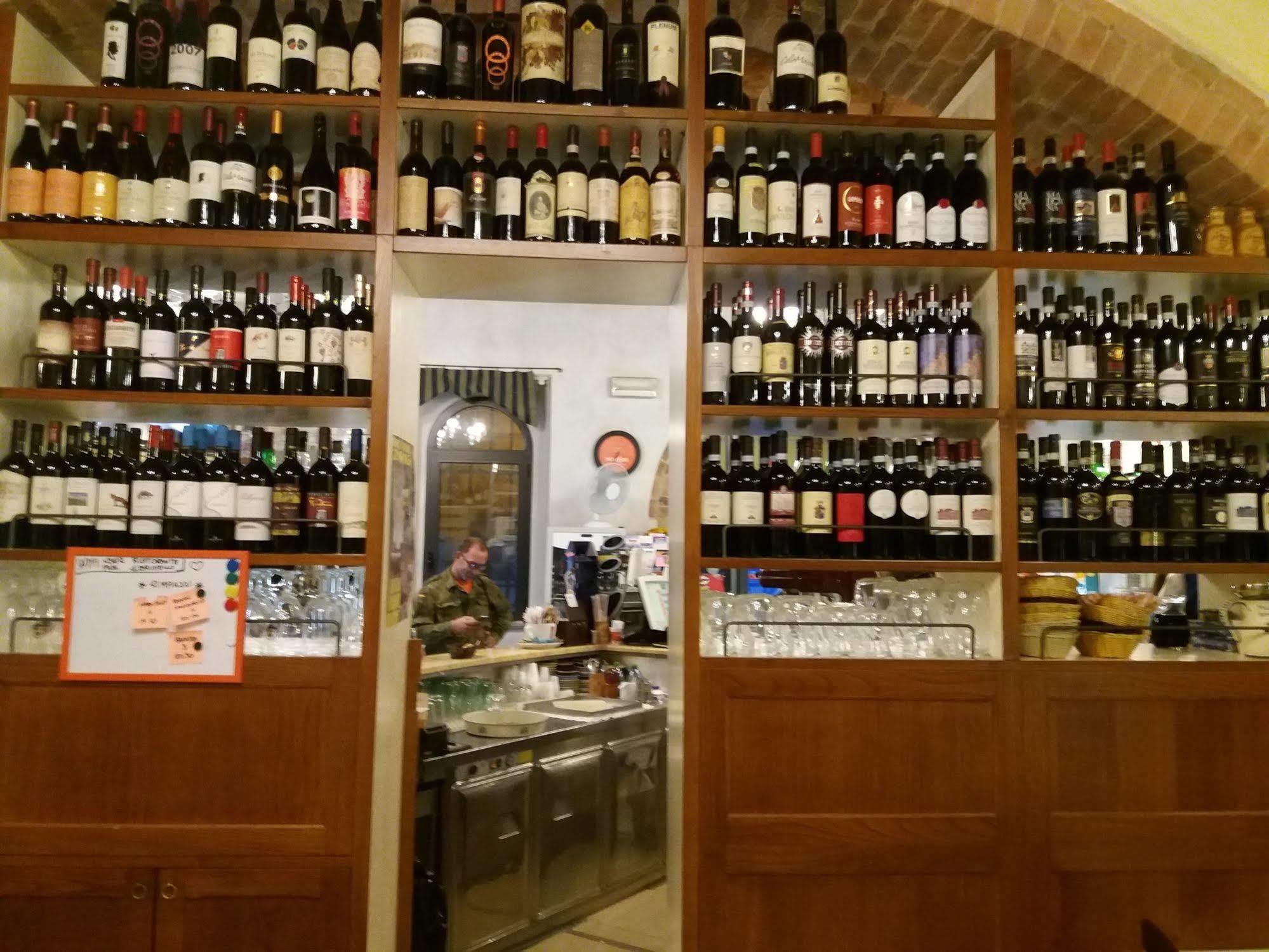 欧亚希德格利罗酒店 卡斯德尔诺沃贝拉登卡 外观 照片